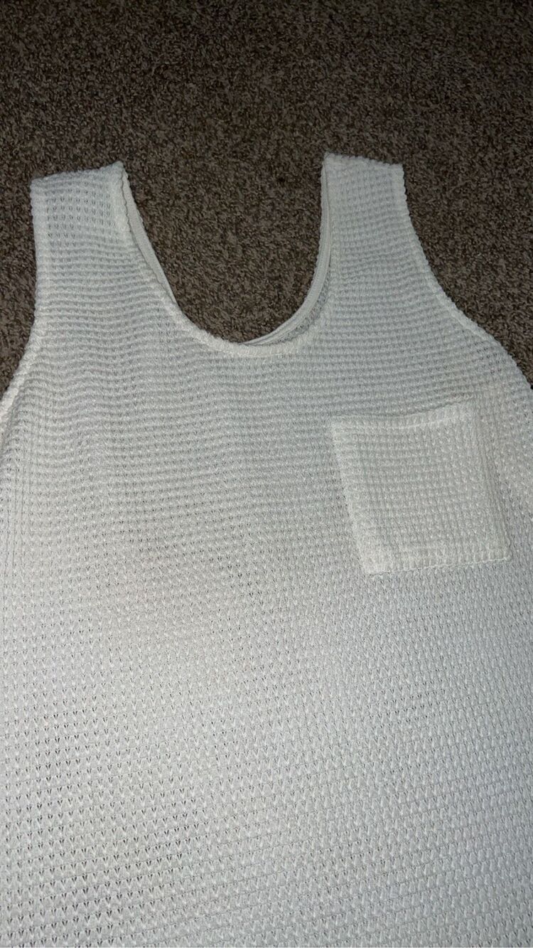 Women’s White Waffle Knit Sleeveless Tank Top with Pocket Size Large - Picture 2 of 2